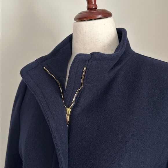 Talbots Women’s Wool Blend Coat Size 8 Navy Blue Fabric Woven in Italy Gold Zip - Picture 8 of 15